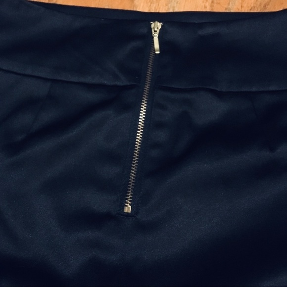 EXPRESS Design Studio Faux Leather Ruffled Mini - Picture 4 of 7